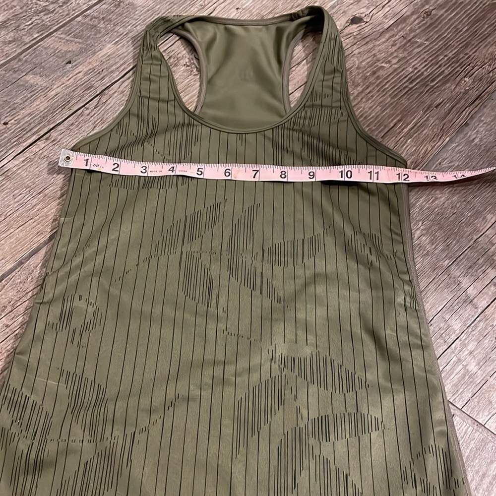 Lululemon tank - Picture 4 of 5